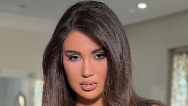 هدى الأتربي تظهر بإطلالة كلاسيكية أنيقة في أحدث ظهور