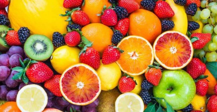 دراسة من هارفارد: 4 أنواع فاكهة تحمي جسمك من الالتهابات والأمراض المزمنة