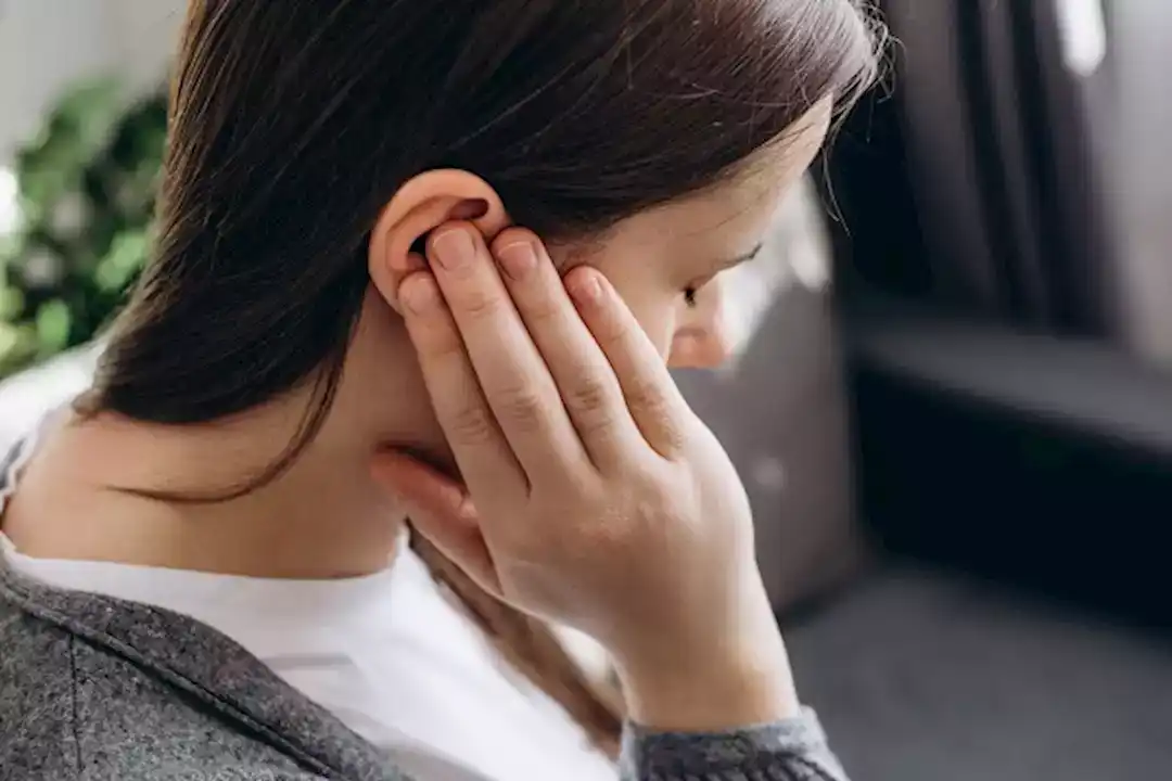 تجعد صغير في شحمة الأذن قد يكون مؤشرًا على مشكلة قلبية.. ما هي علامة فرانك؟