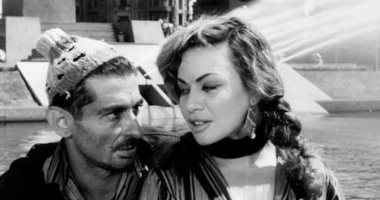 مشهد من فيلم باب الحديد بطولة يوسف شاهين وهند رستم