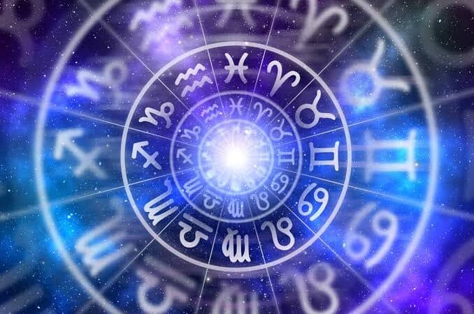 انتبهوا.. 4 أبراج ستواجه تحديات خلال خسوف القمر في 28 أغسطس