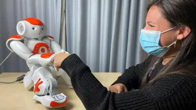 ثلاثة أطفال من جيل ألفا يحكون مواصفات الصديق الروبوت الذي يتمنونه
