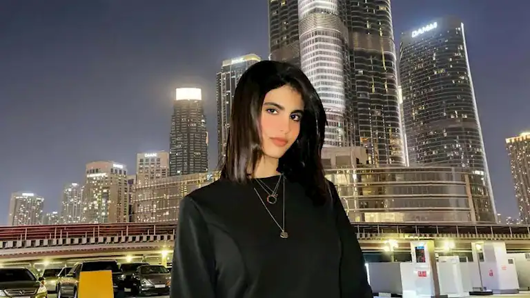 خبيرة الموضة ميار الحلوة تنصح بإطلالة شتوية دافئة وأنيقة
