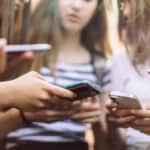 25 علامة دقيقة قد تكشف أن من أمامك يكذب
